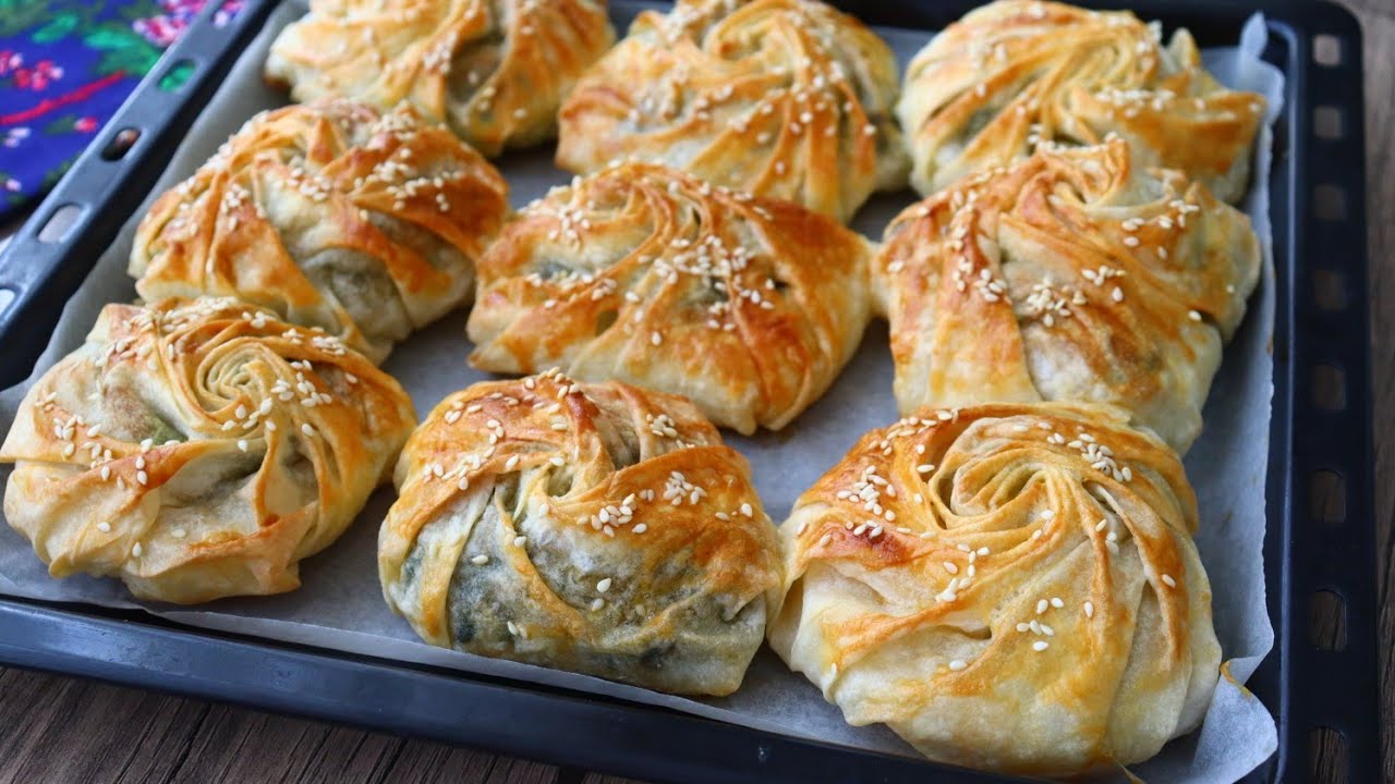 Çıtırtısı Komşudan Duyulan Şekline Hayran Bırakan En Kolay Börek Tarifi