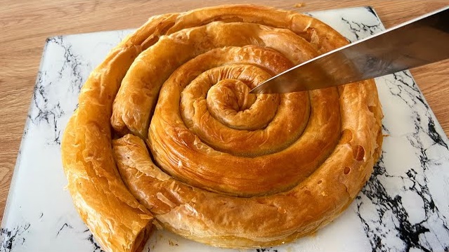 İç Harcı Olayyyy Hamura Dokunca Kendiliğinden Açılan Çıtır Börek