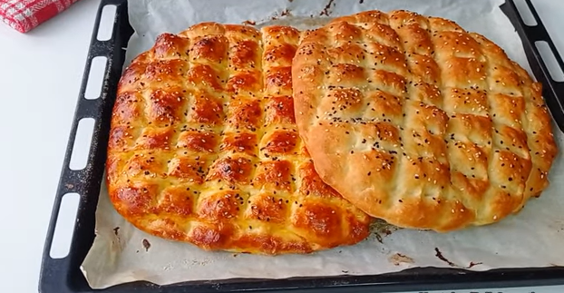 Sadece Un Su Tuz ile Evde Ramazan Pidesi Nasıl Yapılır