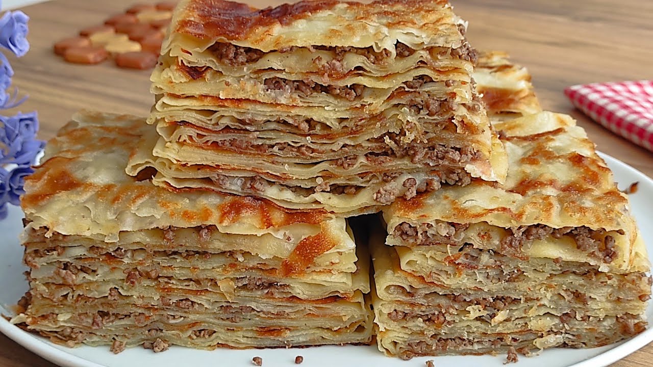 El Açması Kıymalı Börek Tarifi