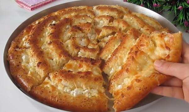 Kolay Lezzetli Kahvaltılık Çörek Tarifi