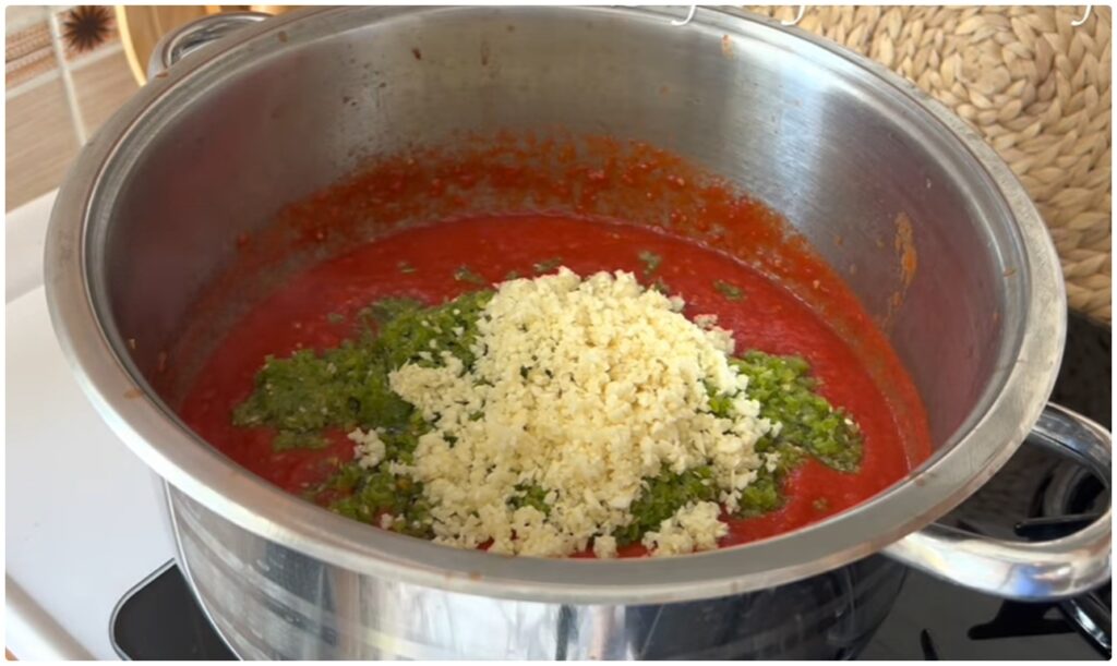 Bu Kahvaltılık Sos Öyle Güzel ki Ekmeğe Sür Ye