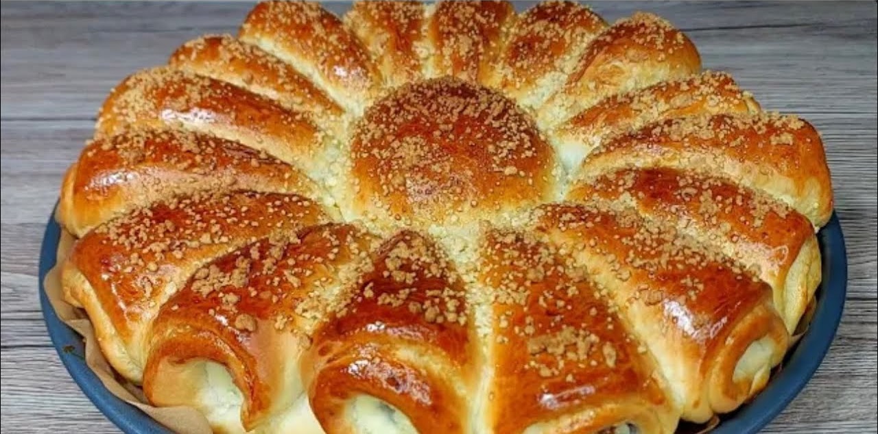 Kat Kat Yumuşacık Çörek Tarifi