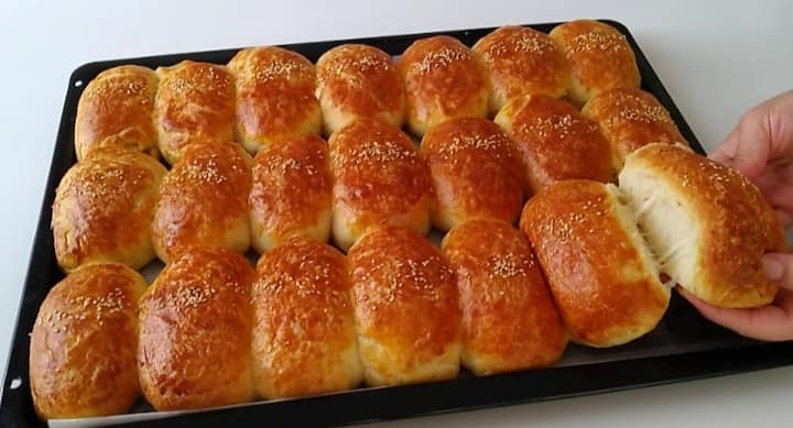 Çok Farklı Yumuşacık Pamuk Gibi Lezzetli İçi Tel Tel Poğaça Tarifi
