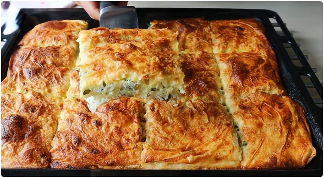 10 Dakikada Hazır Yufkadan Peynirli Tepsi Böreği
