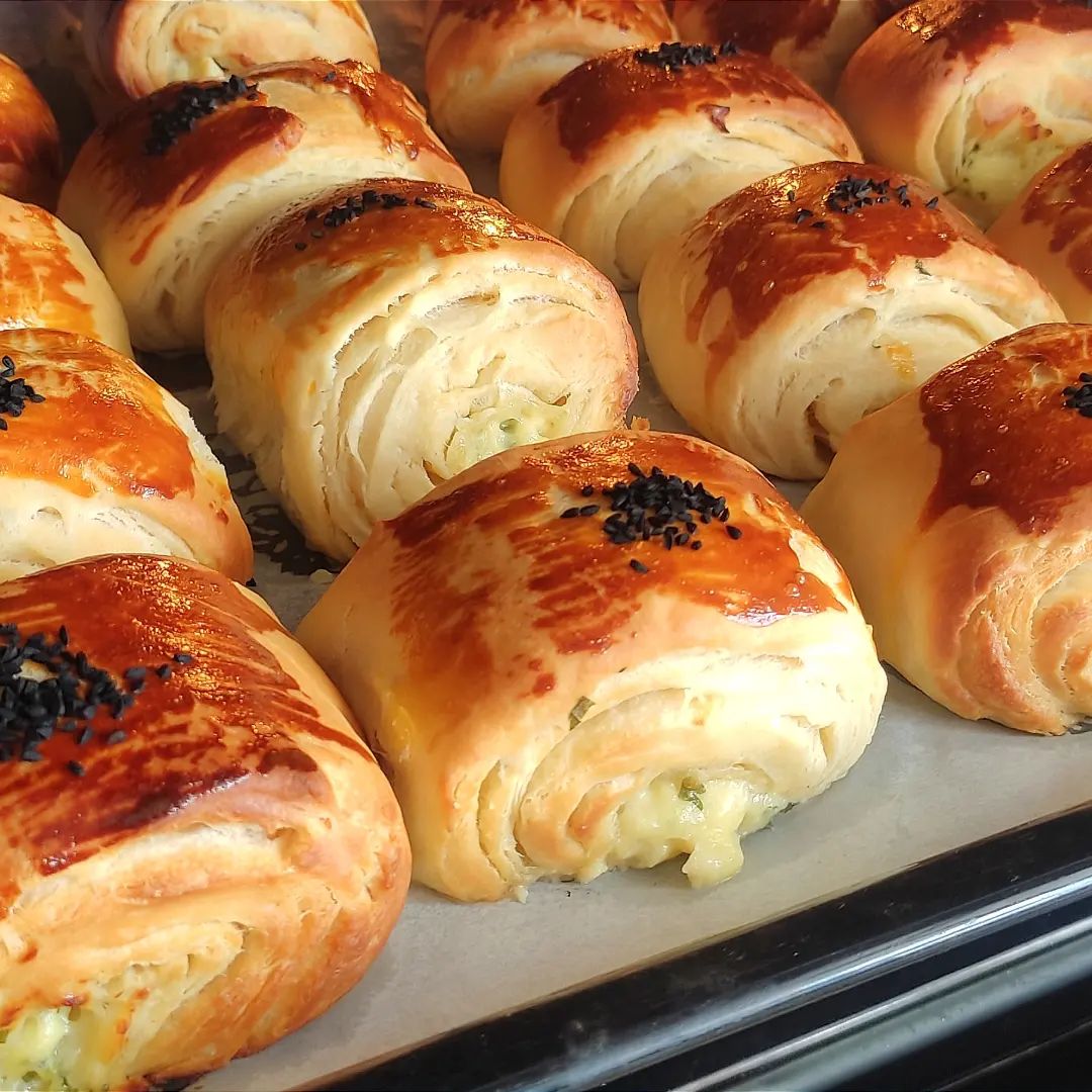 Peynirli Rulo Katmer Poğaça Tarifi