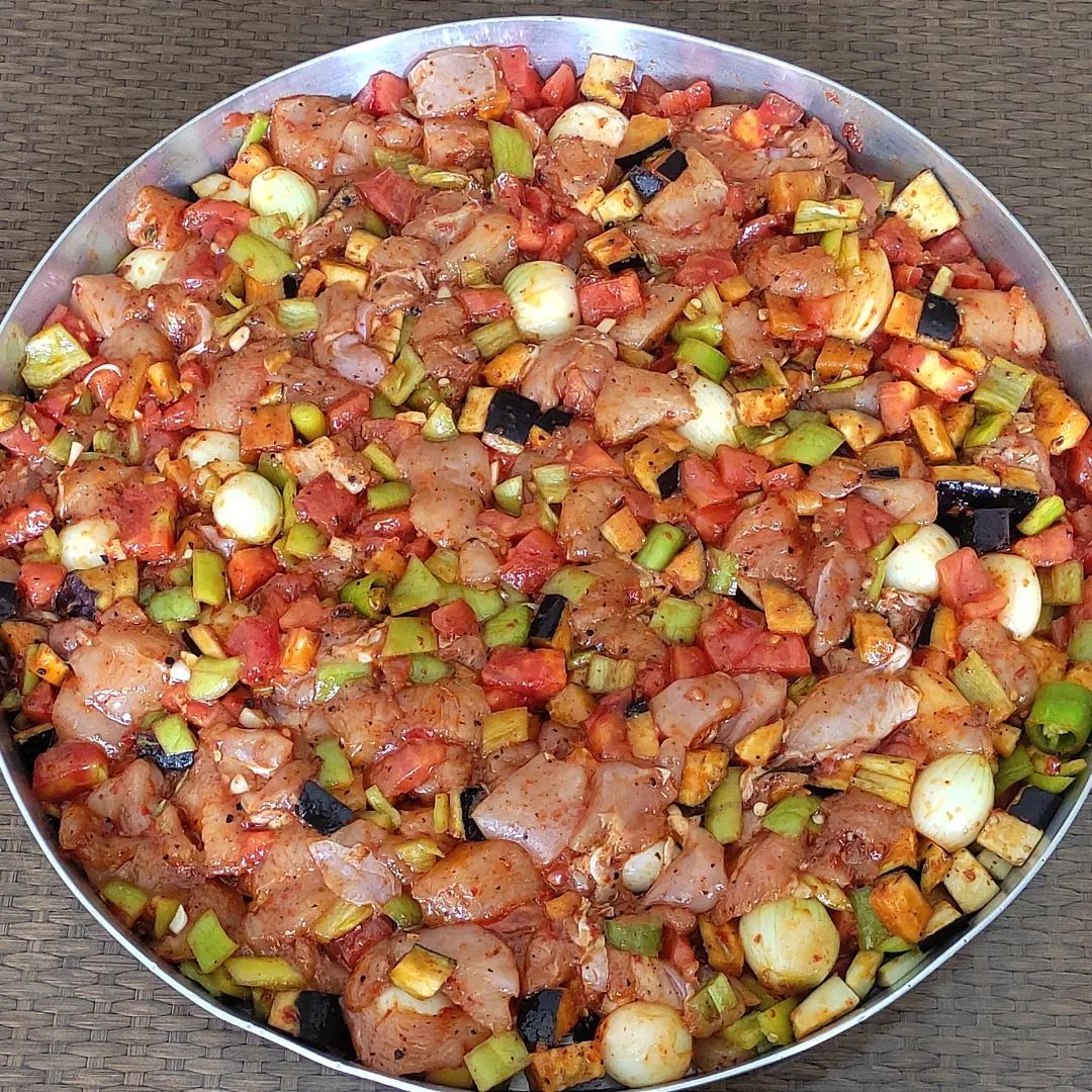 Tavuklu Sebzeli Fırın Yemeği