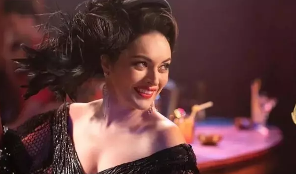 Ezgi Mola'nın bebeği dünyaya geldi!