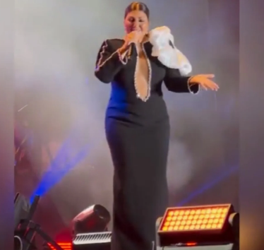 Ağlayarak hastalığını açıkladı!