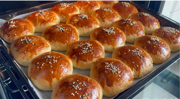 Fırından Çıktığı Anda Biten Yumoş Poğaça Tarifi