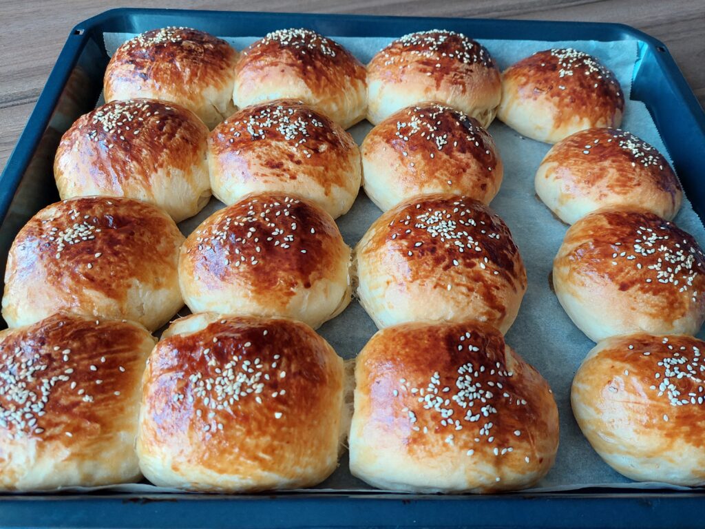 Haftanın 7 Günü Yapıyorum Yumuşacık Pastane Poğaçası Tarifi