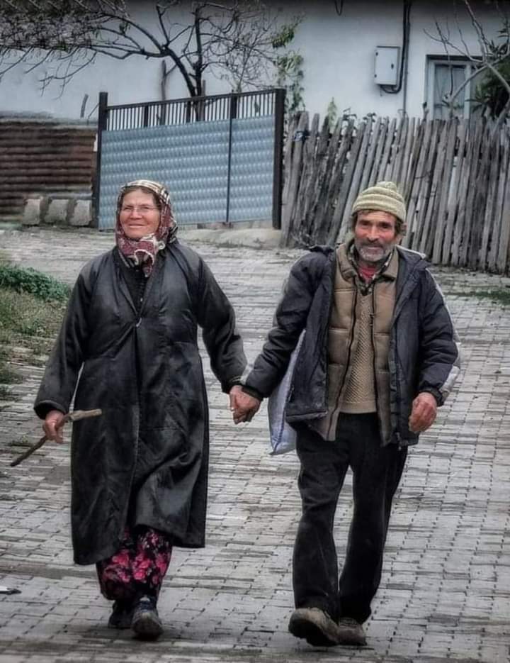 Annem küçük yaşta evlenmiş