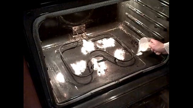 Fırın Temizliğinden Sıkıldıysanız Birde Bu Yöntemi Deneyin