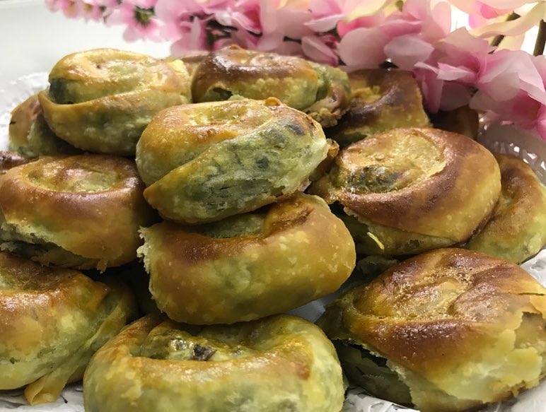 El Açması Ispanaklı Börek