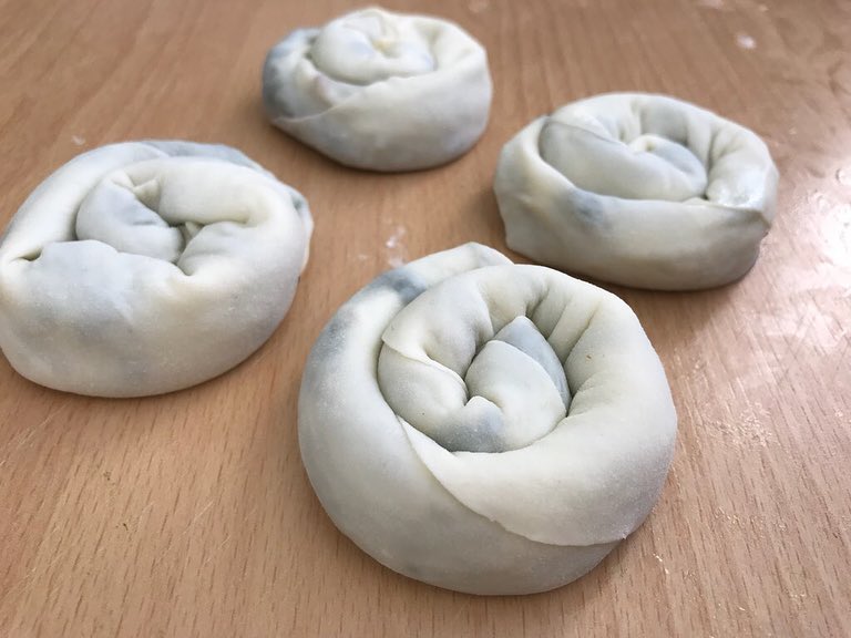 El Açması Ispanaklı Börek