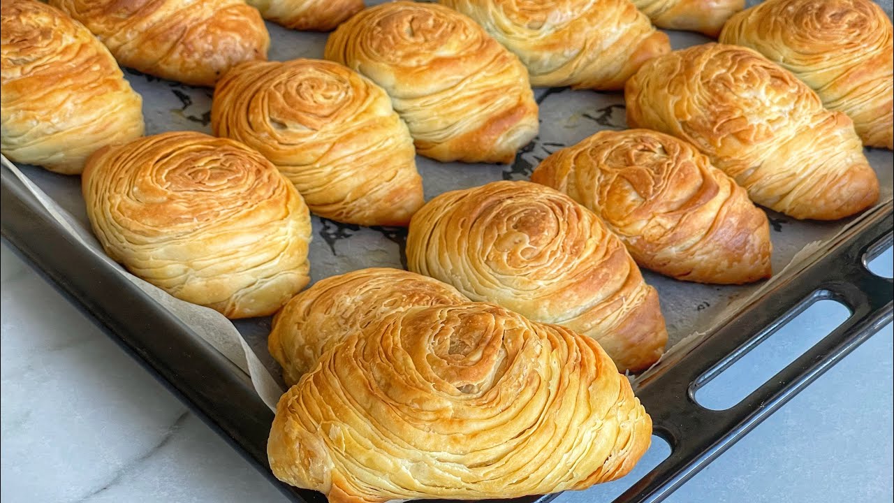 Pul Pul Dökülen Midye Börek Tarifi