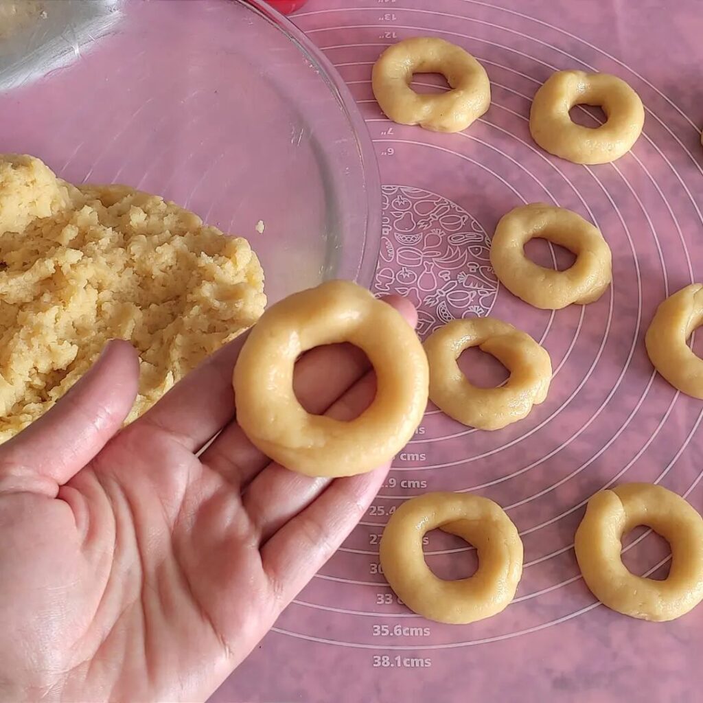 Kıyır Kıyır Tuzlu Simit Kurabiye