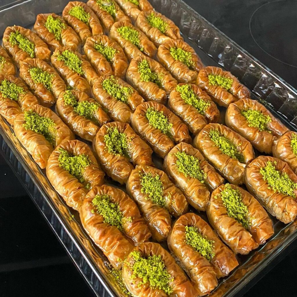 Hazır Baklava Yufkasıyla Büzme Tatlısı