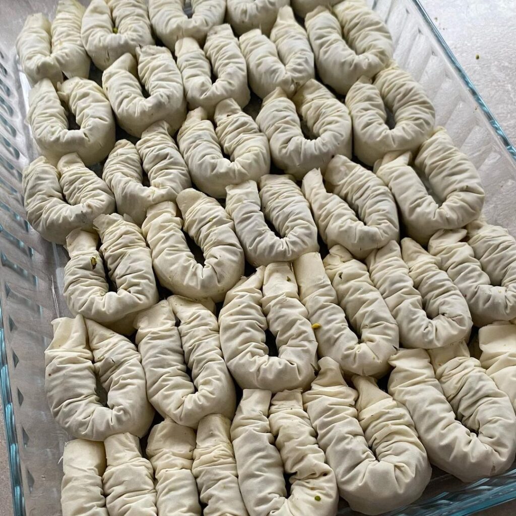 Hazır Baklava Yufkasıyla Büzme Tatlısı