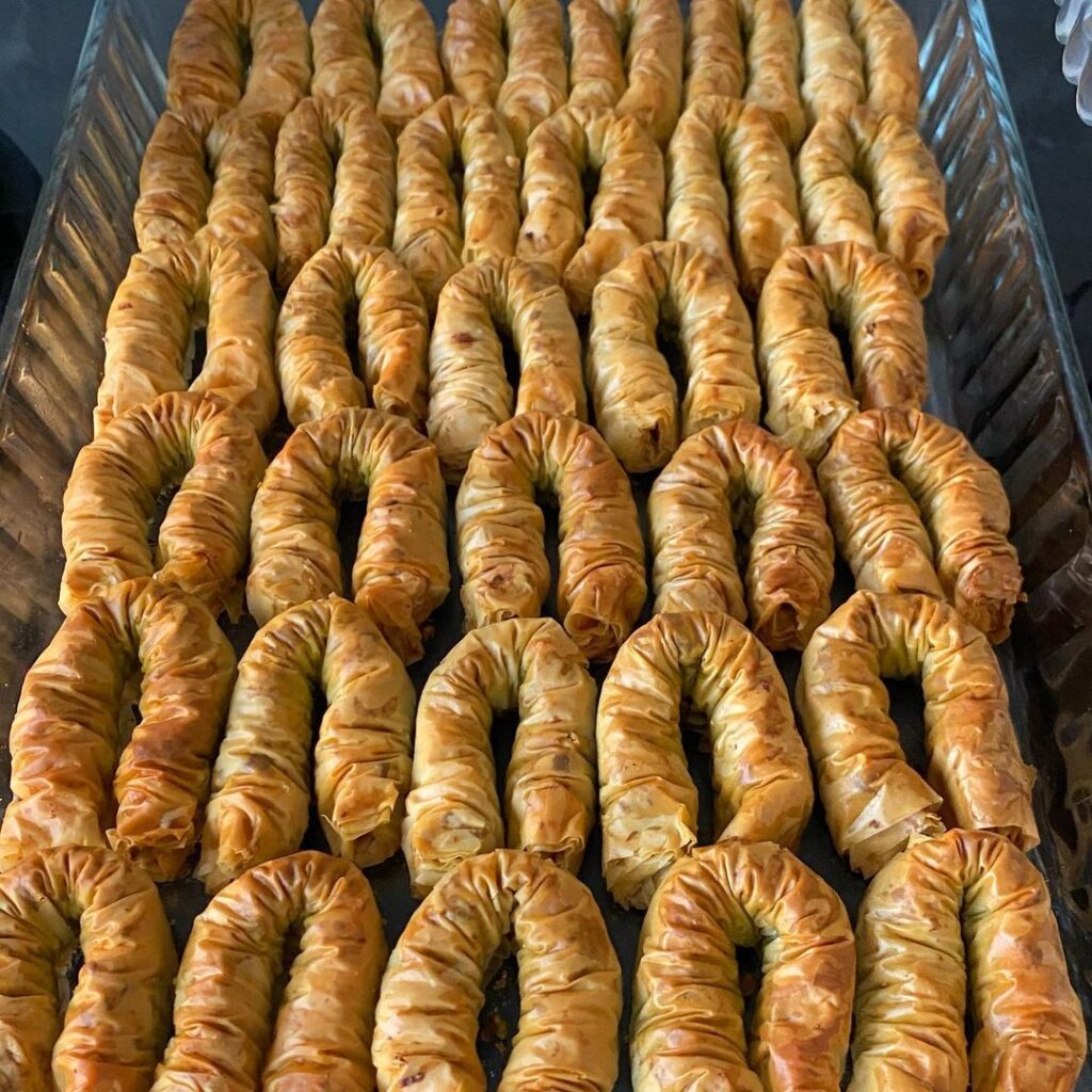 Hazır Baklava Yufkasıyla Büzme Tatlısı