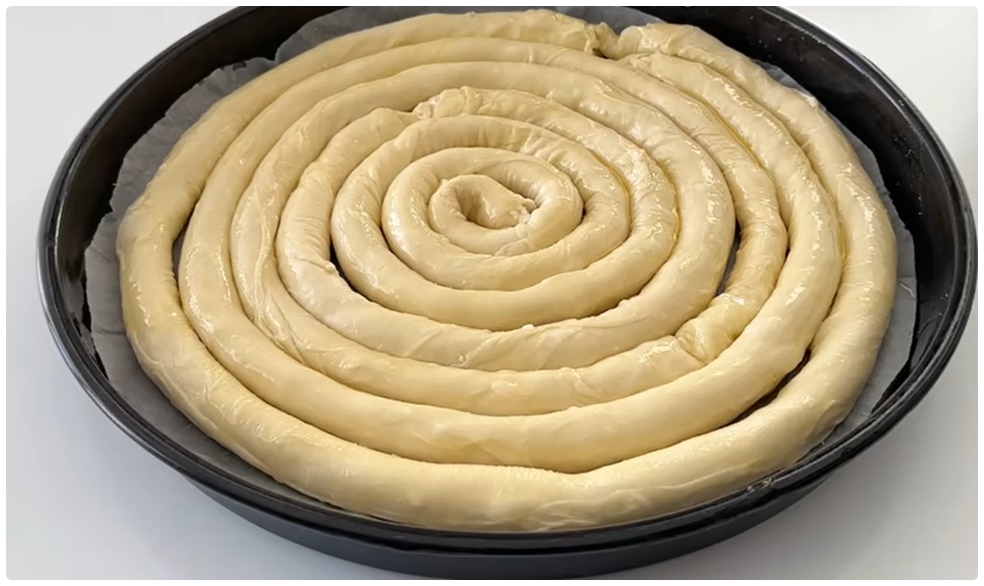 Zahmetsiz Tül Gibi Pul Pul Dökülen Börek Tarifi