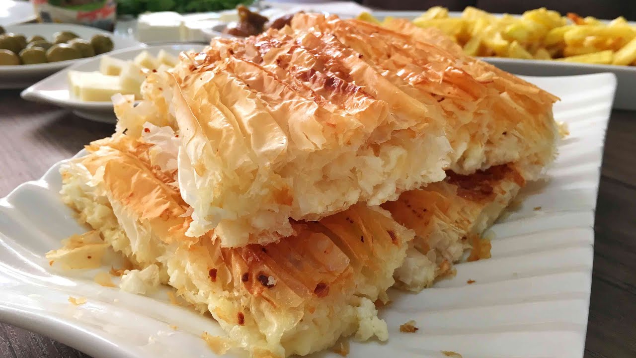 Baklava Yufkasından 5 Dakikada Su Böreği Tadında Peynirli Börek