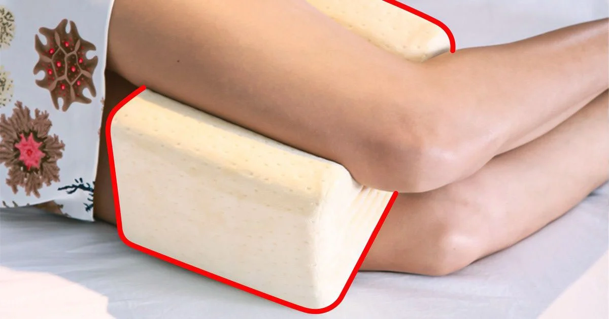 Uyurken Bacak Arasına Yastık Koymak Bakın Neye İyi Geliyormuş