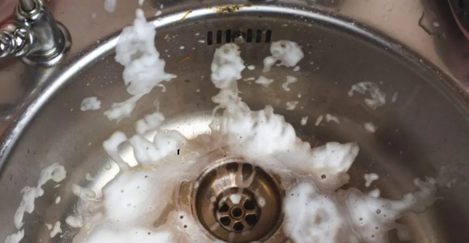 Kireç lekeli lavabo mu?