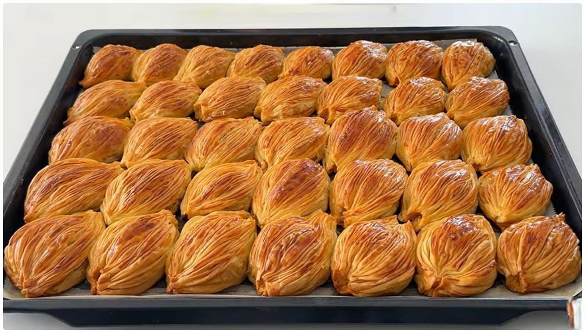 Hem Şekline Hem De Lezzetine Hayran Kalacaksınız.Midye Börek