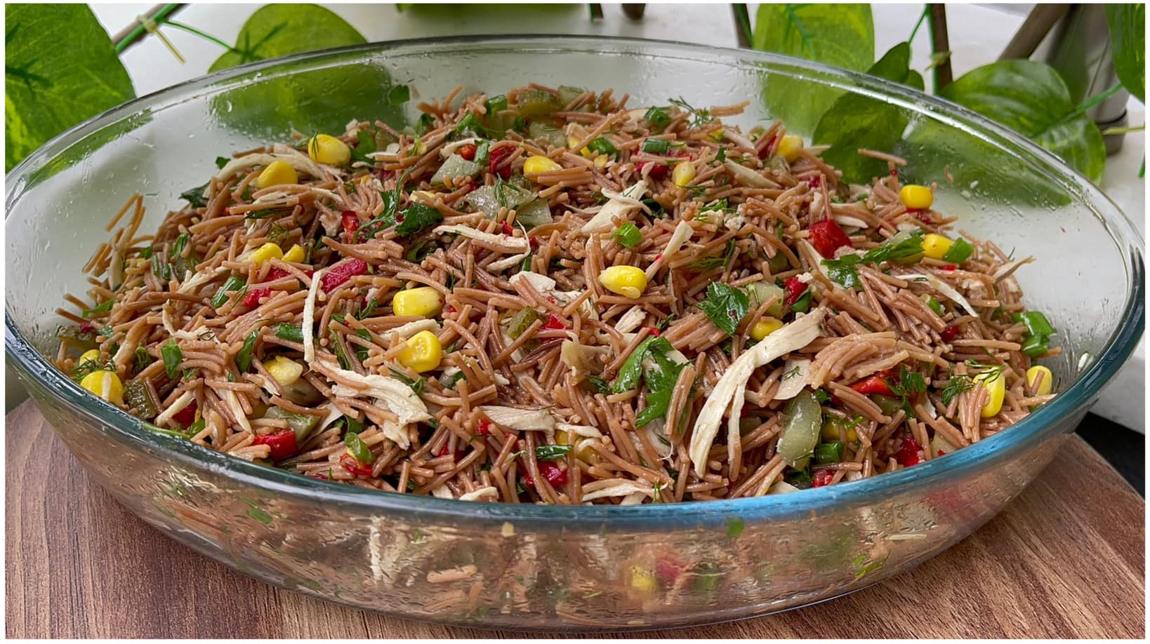 Tavuklu Şehriye Salatası
