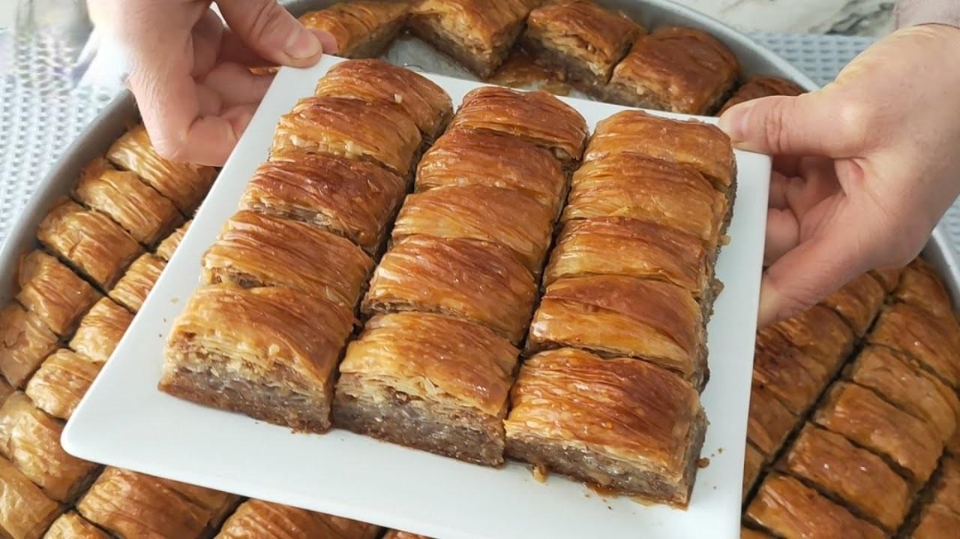 Cevizli Fındıklı Büzgülü Baklava Tarifi
