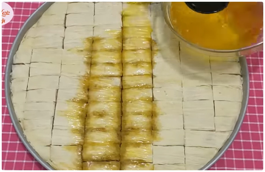 Cevizli Fındıklı Büzgülü Baklava Tarifi