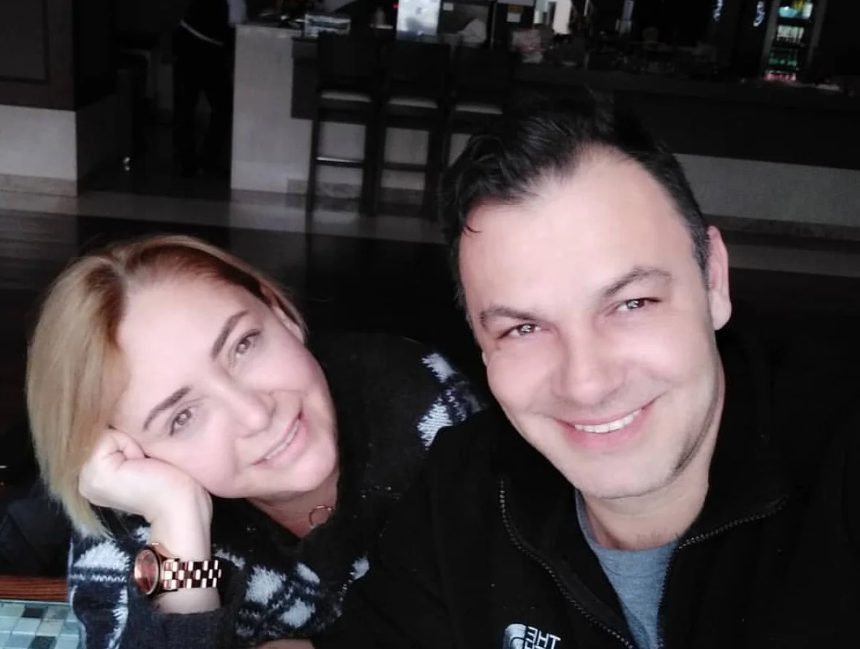 Pembe bakın gerçekte kiminle evliymiş