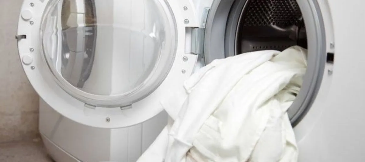 Çamaşır suyu kullanmadan beyazları kar beyaz yapın.