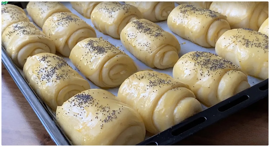 Kat Kat Börek Tadında Katmer Poğaça Tarifi