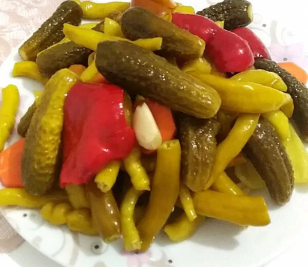 Kütür Kütür Karışık Turşu (Net Ölçülü ) Tarifi