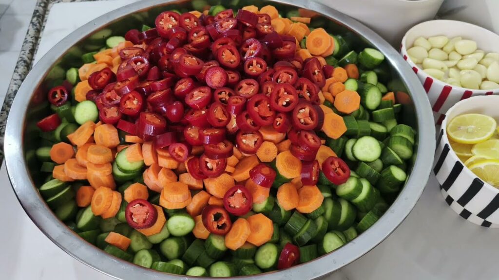 Kütür Kütür Karışık Turşu Tarifi