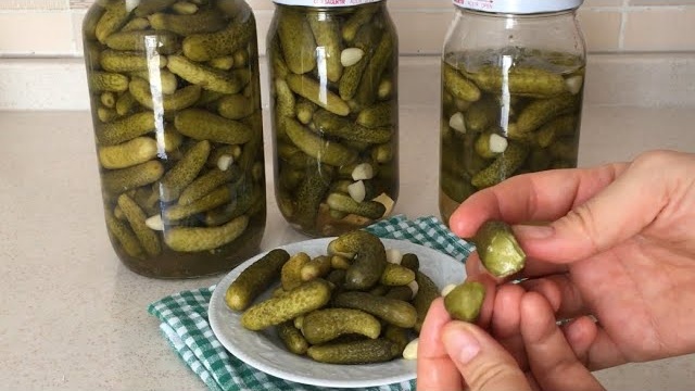 Lokanta Usulü Kornişon Turşusu Tarifi