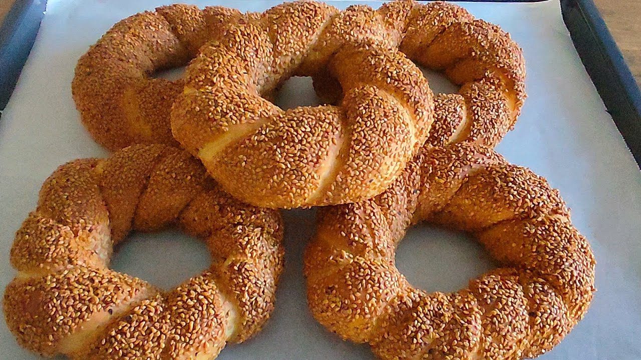 Az Malzeme İle Pastane Simidi Tarifi