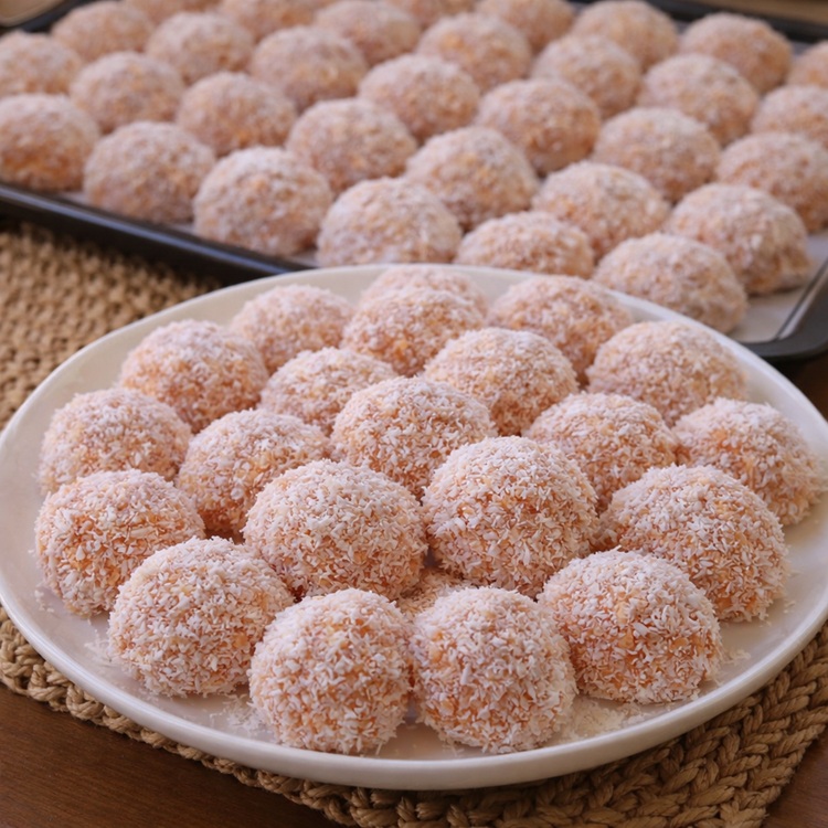 Sadece Sıvı Yağ ile Ağızda Eriyen Reçelli Lokum Kurabiye Tarifi