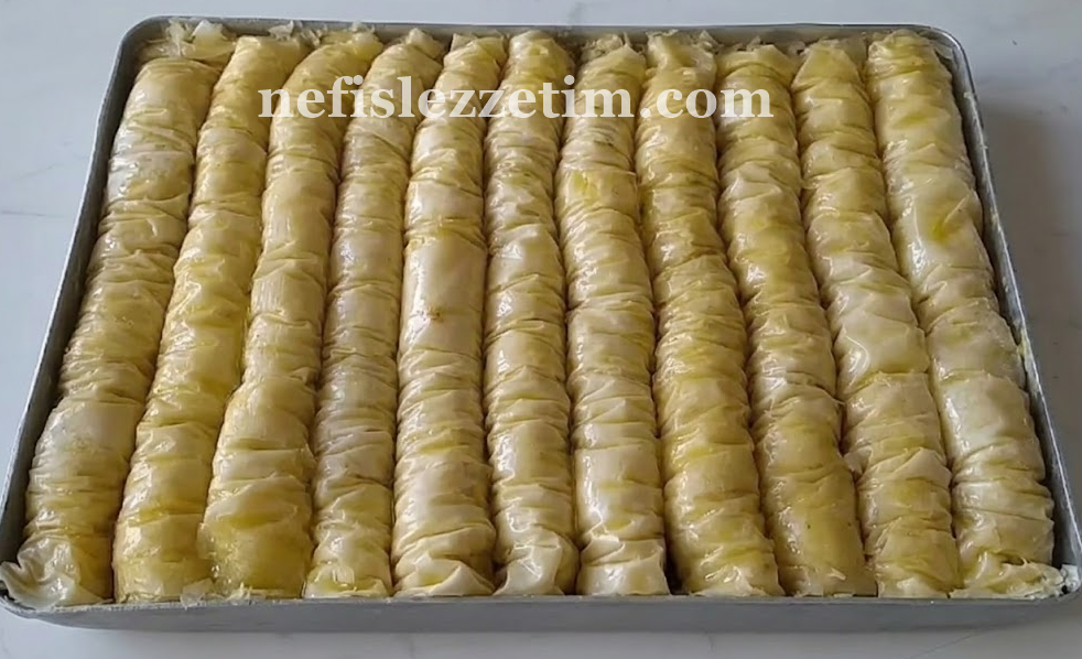 5 Dakikada Hazır Yufkadan Kadayıflı Burma Baklava Tarifi