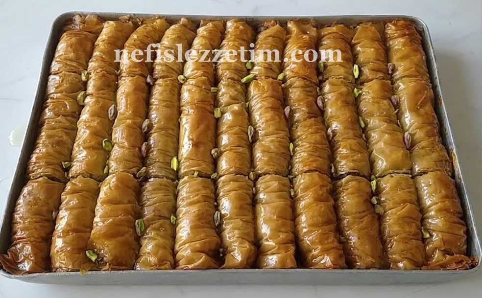 5 Dakikada Hazır Yufkadan Kadayıflı Burma Baklava Tarifi