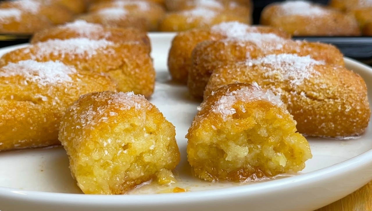 10 Dakikada Hazır Şerbetli Hindistan Cevizli Lokmalık Tatlı Tarifi