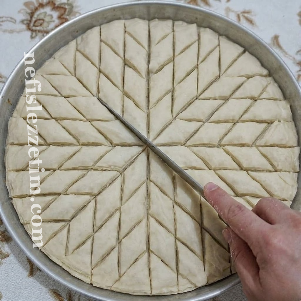 Çıtır Çıtır Tam Kıvamında Yıldız Kesim Baklava Tarifi
